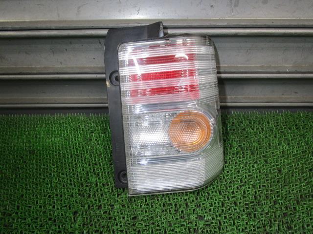 ムーヴコンテ DBA-L575S 右テールランプ 81550-B2310 トーカイデンソー 20509 /40773拍卖