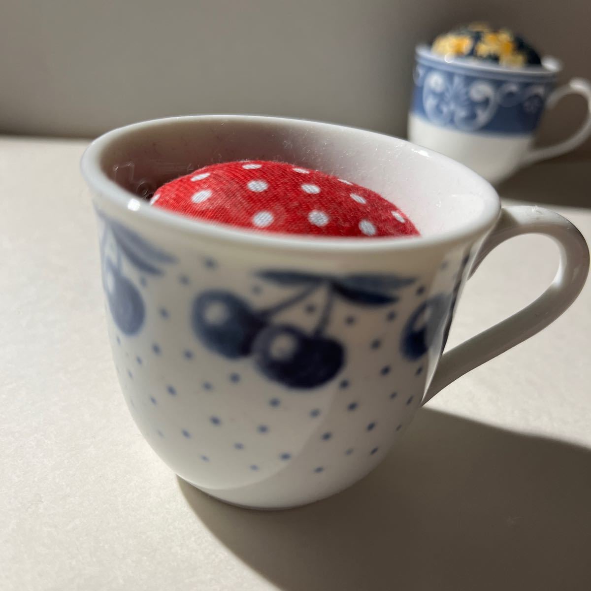 フェリシモのデミタスカップのピンクッション*赤水玉*拍卖