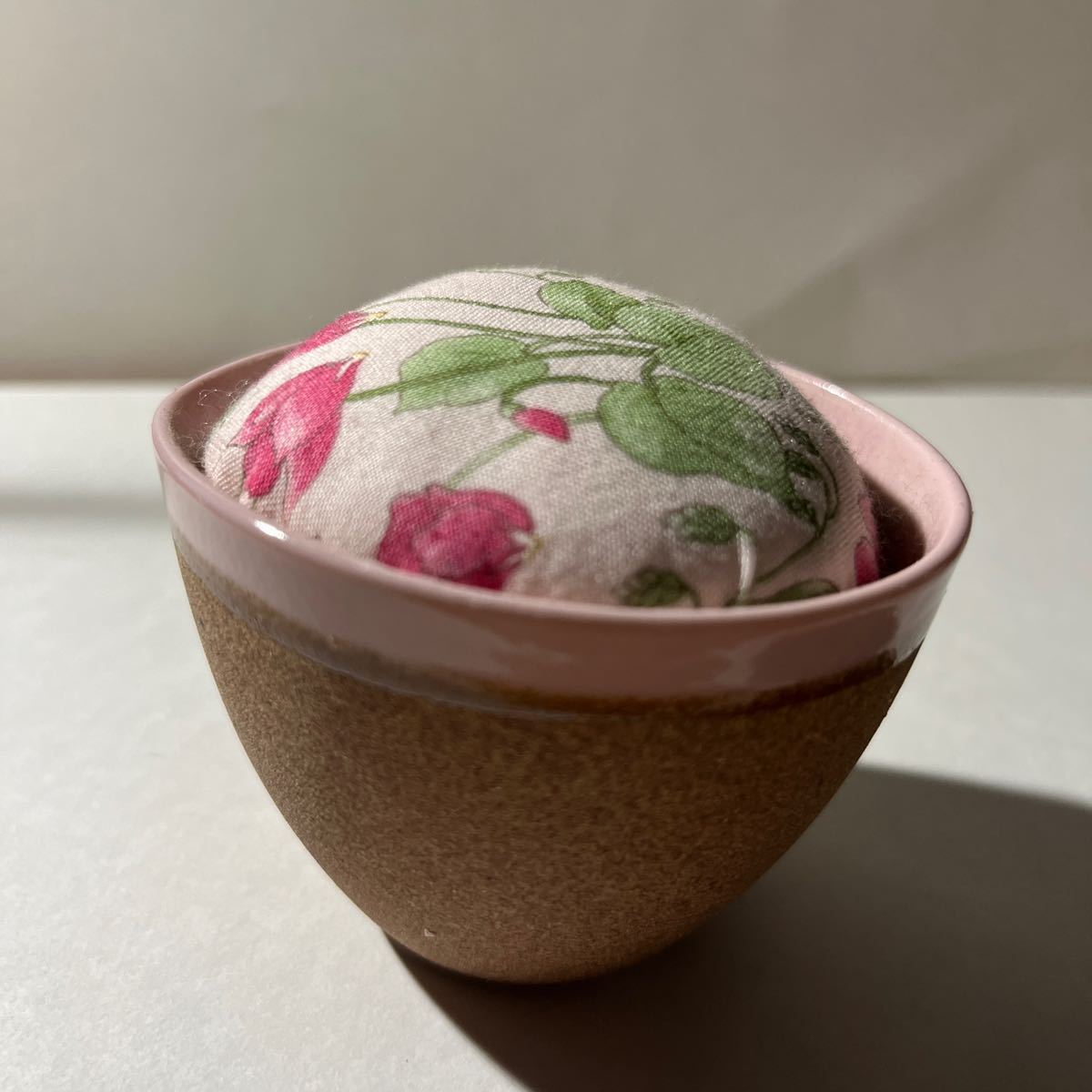 100均の器 ピンクッション*ピンク花*拍卖