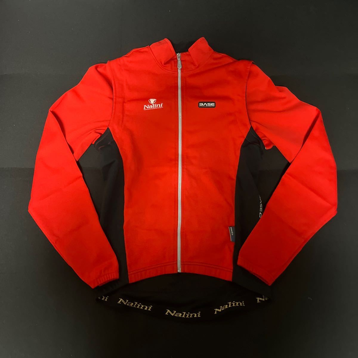 ナリーニ 2In1ジャケットS 袖着脱可能 ジャケット兼ベスト 防風 イタリア製 バックポケット3個あり拍卖