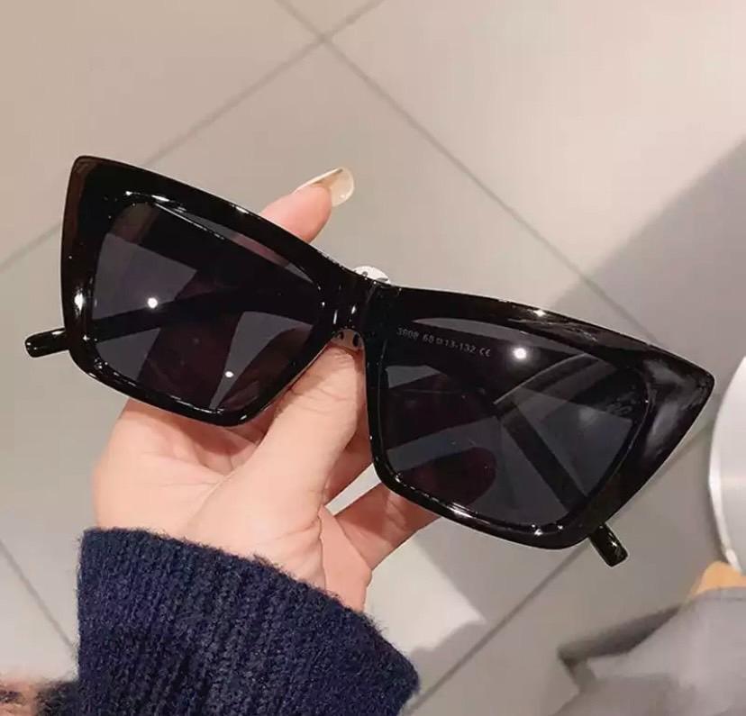 795★新品未使用★レディース サングラス キャッツアイ ブラック 軽量 ストリート レトロ 眼鏡 メガネ シンプル おしゃれ かわいい 韓国拍卖