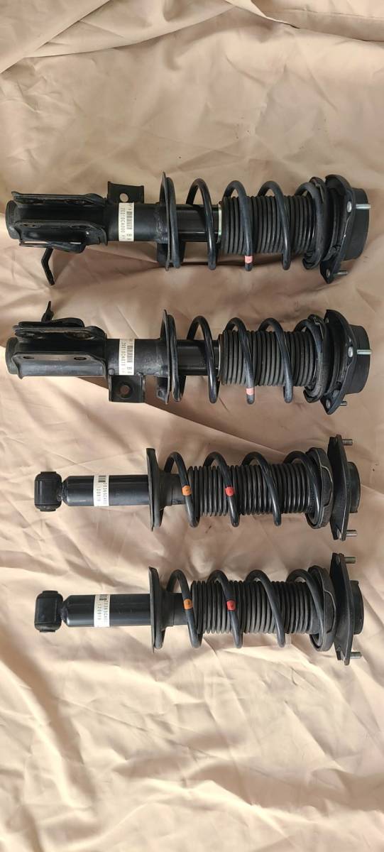 TOYOTA トヨタ 86 DBA-ZN6 H24年 9 月 102000K 取り外し ストラット ショックアブソーバーセット 中古品 売り切ります拍卖