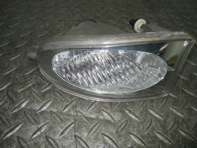 トヨタ ブレビス JCG15 純正左フォグランプ レンズ キズあり 115-77511拍卖