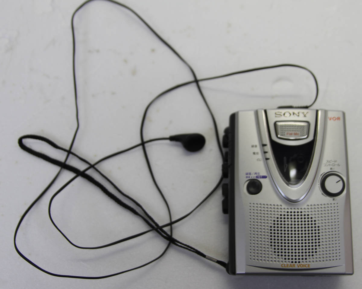 SONY ソニー カセットレコーダー TCM-400 イヤフォン付き ジャンク品 通電確認済み 録音/再生 スピーカー内蔵拍卖