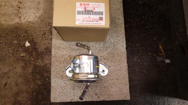 残りわずか!【未使用 スズキ 純正】SUZUKI ジムニー JA12 JA22 フューエルフィルター 燃料フィルター拍卖