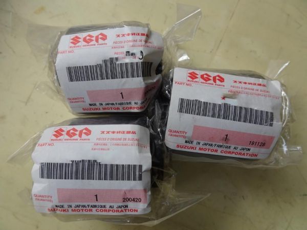 残りわずか!【未使用 スズキ 純正流用】ジムニー JB23W トレーリングアーム ブッシング ピボット側1個 アスクル側2個セット拍卖