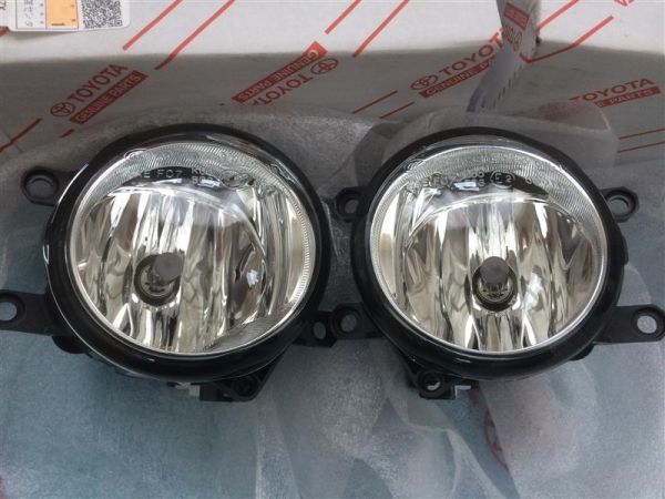 残りわずか!【未使用 トヨタ 純正】アルファード ヴェルファイア 20系 2008〜2015 フォグランプ 左右セット拍卖
