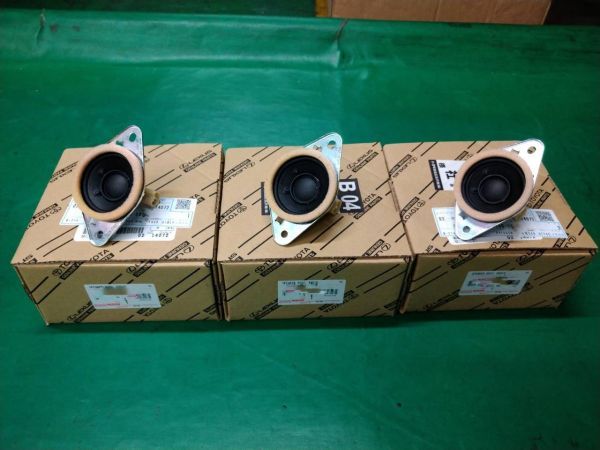 残りわずか!【未使用 トヨタ 純正】アルファード ヴェルファイア 20系 ダッシュボードツィーター 3個セット拍卖