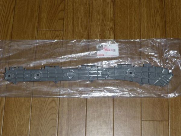 残りわずか!【未使用 トヨタ 純正】アルファード ヴェルファイア 20系 リヤバンパサイド サポート RH 右側拍卖