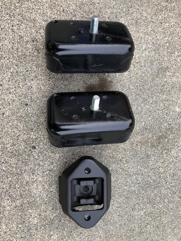 残りわずか!【未使用 スズキ 純正】ジムニー JB23W 1998-2002 エンジンマウント フロント2個 リア1個セット拍卖