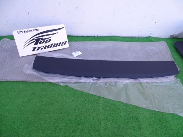 L2520/ VolksWagen純正 T-Roc T-ロック A1/2GA リアゲート アッパーセンター トリム 2GA86770782V 未使用品 リアドラレコ加工用拍卖