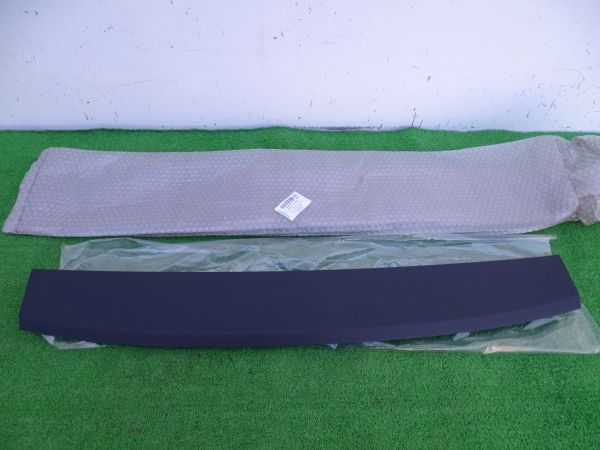 L2519/VolksWagen純正 T-Roc T-ロック A1/2GA バックドア アッパートリムパネル 2GA86770782V 未使用品 適合確認可 ドラレコリアカメラ A11拍卖