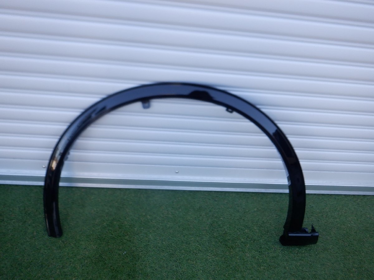新車外し トヨタ純正 AZSH36W クラウンスポーツ クラウン スポーツ フロント 左側 フェンダーモール トリム ブラック 75602-30130 即納拍卖