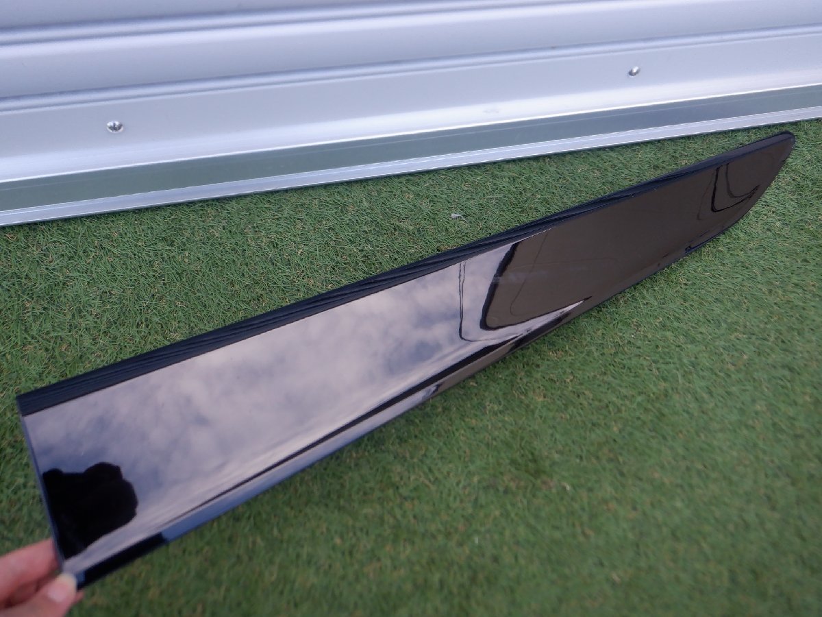 新車外し トヨタ純正 AZSH35 TZSH35 クラウン クロスオーバー サイドガーニッシュ カバー パネル フロント 左側 75732-30611 m-24-1-358拍卖