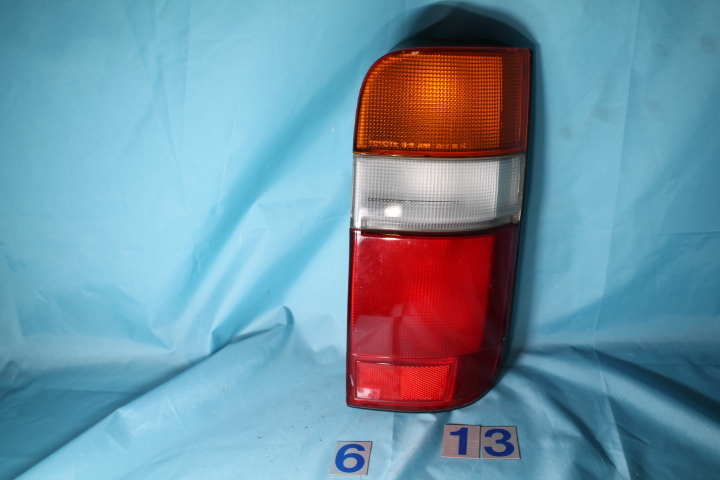 S-390 トヨタ純正 100系 ハイエース バン 右 テールライト KOITO 26-29 33-08031拍卖
