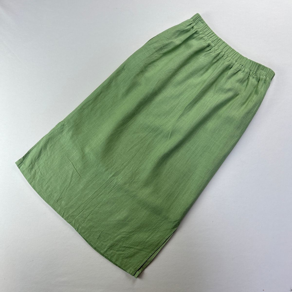 美品 merlot メルロー リネン混 サイドスリットタイトスカート ウエストゴム ミモレ丈 裏地あり カーキ サイズS*LC1131拍卖