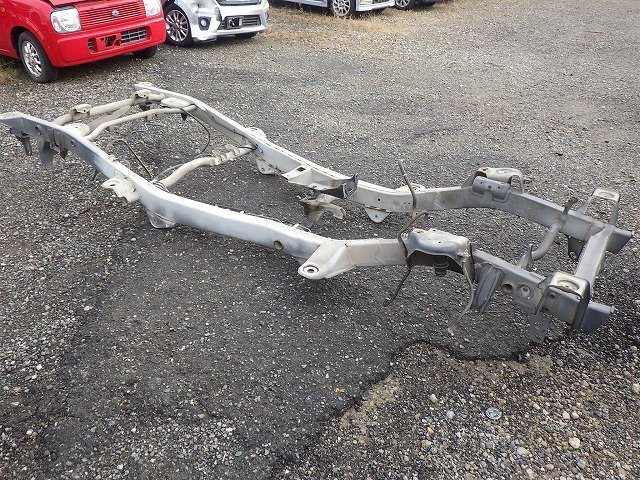 24◆ジムニー6型JB23W★シャーシ/フレーム/レストア修理などに/手渡し限定商品◆897拍卖