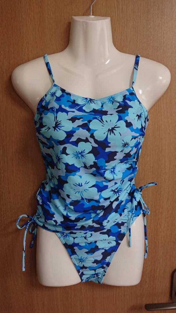 ☆marie claire Forum☆青×紺×水色☆ハイビスカス柄のタンキニ水着2点セット☆11L☆日本製☆ニッキー株式会社☆拍卖