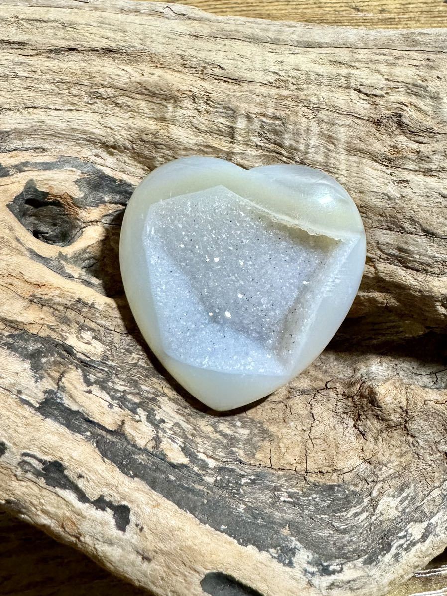 ■ 高品質 ホワイトアゲート 白瑪瑙 ジオード 原石 ハート 天然石 ☆。.:*・゜拍卖