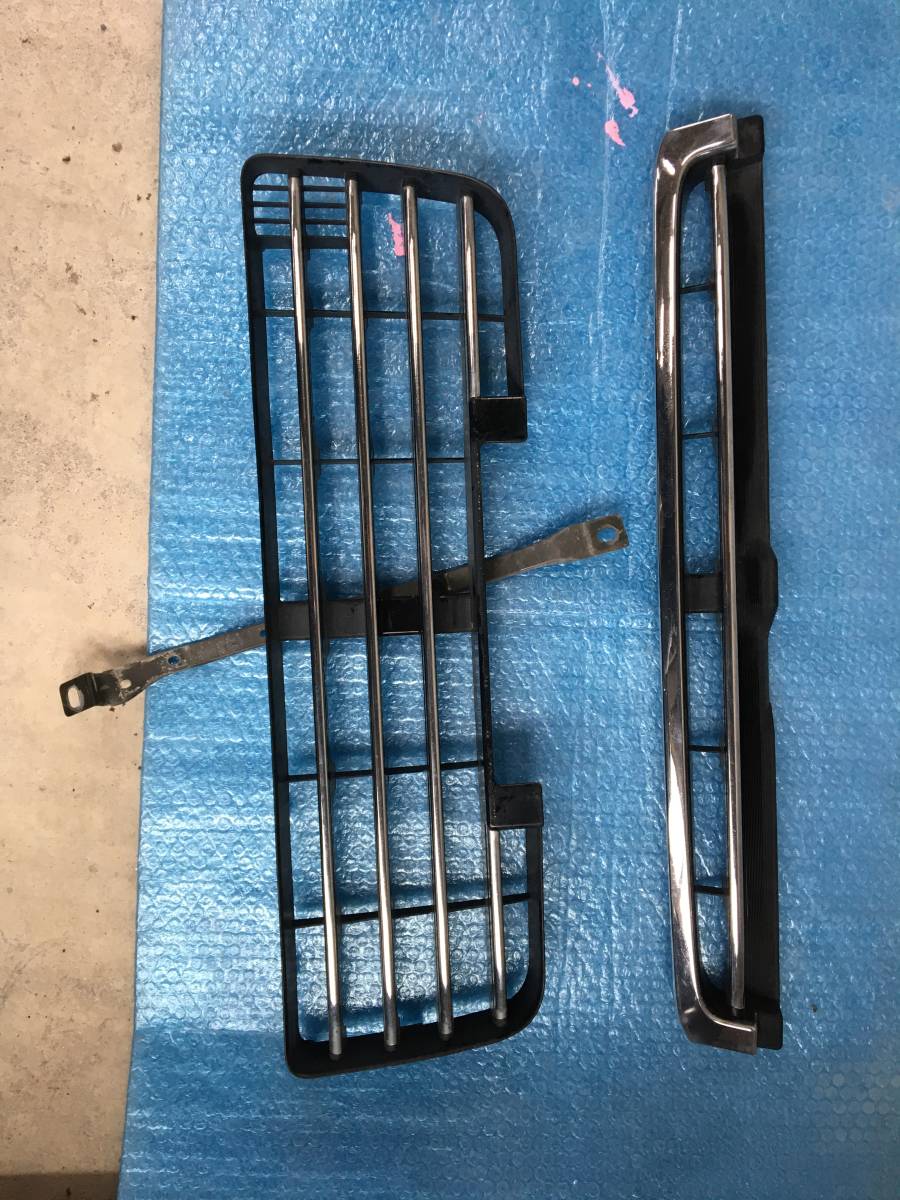 DA52T DA52V DA52W DA62T DA62V DA62W DB52T DB52V フロントバンパー グリル 純正 71715-63H00 SUZUKI EVERY拍卖