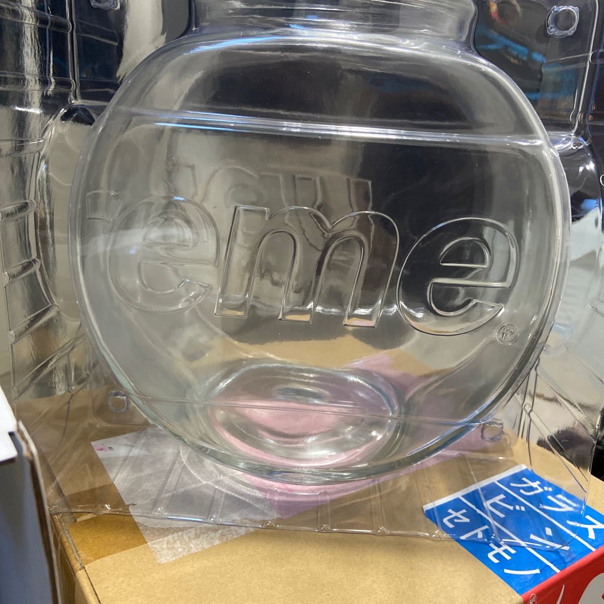 シュプリーム 金魚鉢拍卖