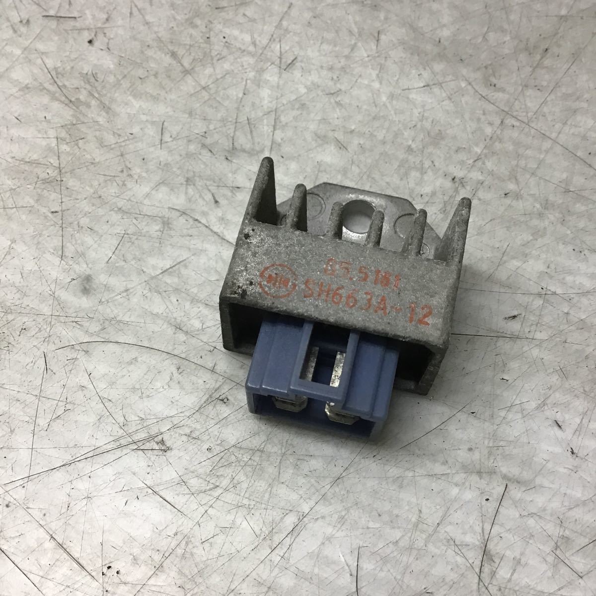 D36-20ne スズキ レッツ2 CA1PA レギュレーター 動作確認済み 純正部品拍卖