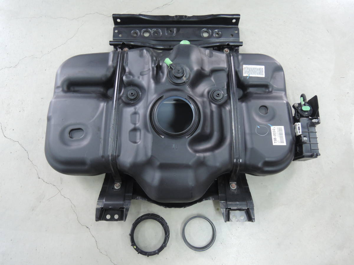 GK5 フィット RS 前期 燃料タンク T5B-0032 フューエルタンク ガソリンタンク キャニスター付き拍卖