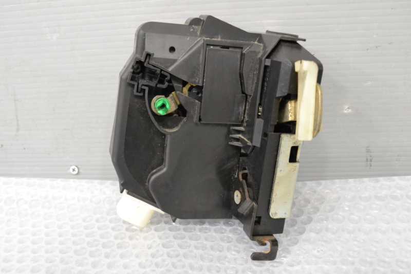 ミニクーパー パークレン R50 右ハンドル 後期(RA16) 純正 破損無 取付OK 動作保証 左 フロント ドアロック アクチュエーターのみ k079535拍卖