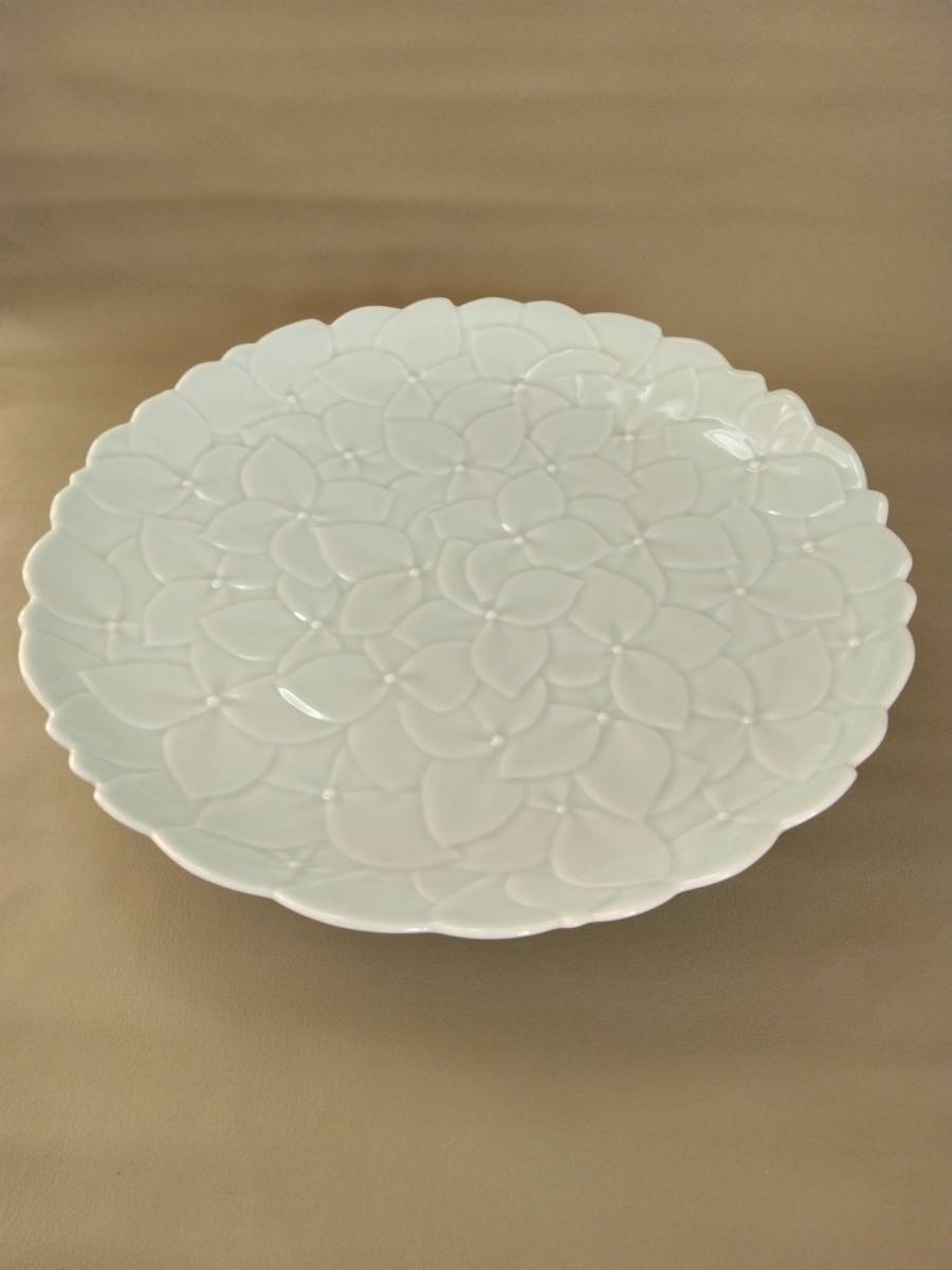 菓子皿 盛り皿 プレート アジサイ 茶道具香道具 在銘 陽刻紫陽花 レリーフ 約26センチ 拍卖