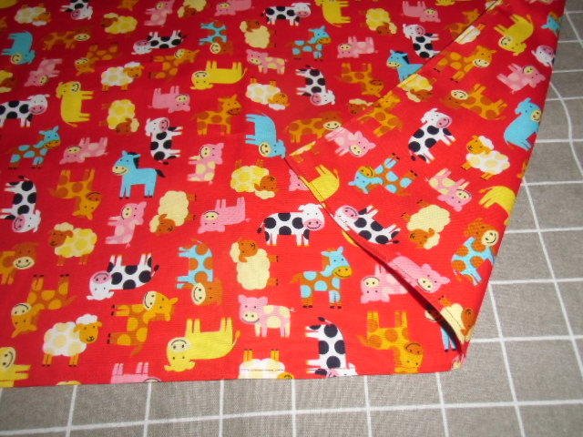 No.36 大判裏付ランチョンマット ハンドメイド 40x60 赤色アニマル柄拍卖