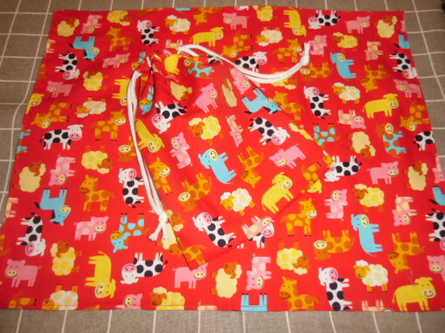 No.349 裏付ランチョンマット&巾着 ハンドメイド 35x45 赤色アニマル 女の子拍卖