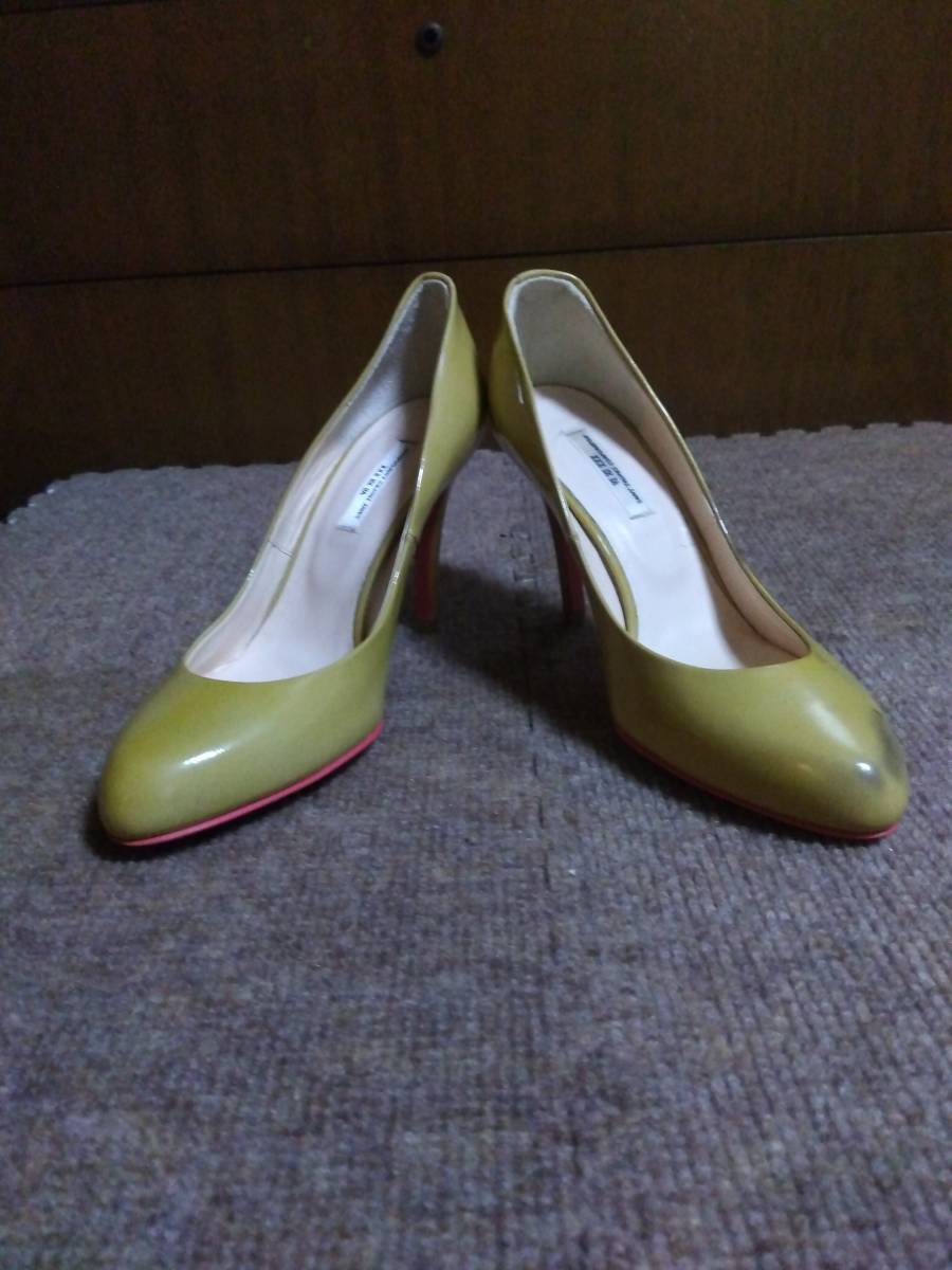 セブントゥエルブサーティー アーモンドトゥハイヒール 22.5センチ 9センチヒール ベージュ レッドソール 汚れあり 中古品拍卖