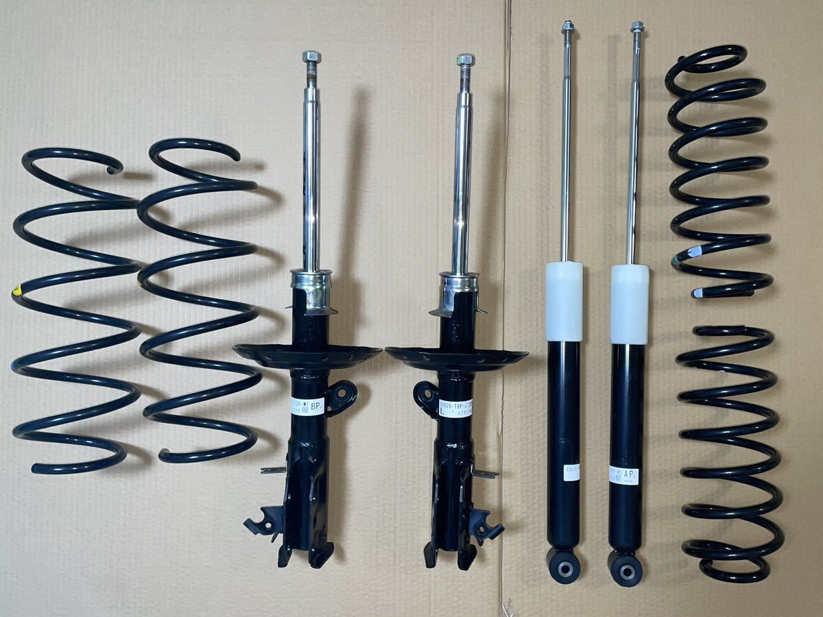 ☆新車外し☆ HONDA ホンダ GM4 グレイス 純正 サスペンションキット サスキット ショック アブソーバー 51610-T9P-J120-M1 車検 修理拍卖