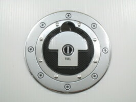 スズキ SWIFT 取り付け例あり フューエルリッドアルミステッカー丸型 給油口カバー 車 自動車 シール 汎用 ガーニッシュ パネル拍卖