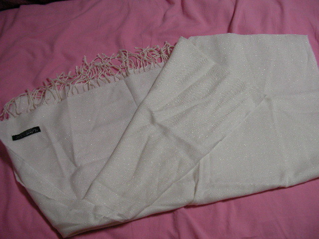 送料込み!la chambre d’ineインエほんのりラメ入り白色ストール フォーマル結婚式でも拍卖