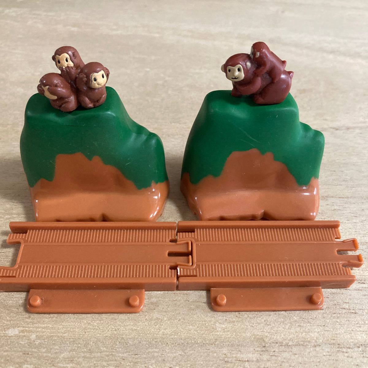 カプセルプラレール 山付きレール 猿 山付レール 山レール拍卖