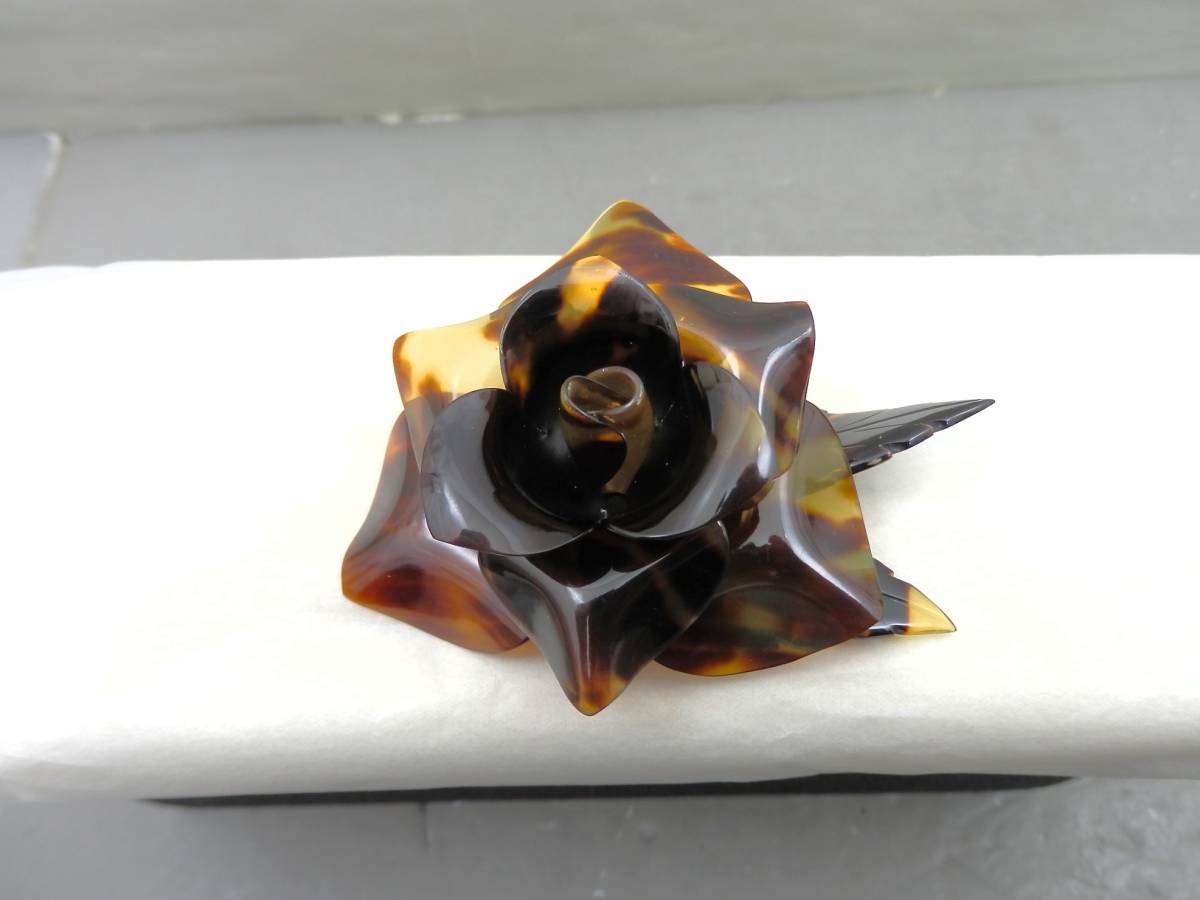 本べっ甲 大きめ 細工ブローチ 約19.5g 現状品 売り切り拍卖