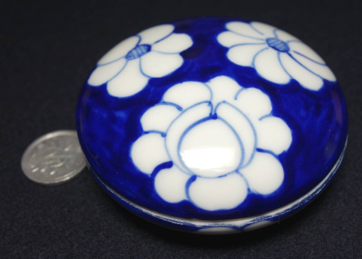 中華民国初期(宋美齢時代) 広東窯 高級コバルト釉 手描き花図 香合 陶磁器研究拍卖