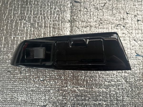 GS300h レクサス LEXUS AWL10 純正 ウィンドウ スイッチ カバー リア リヤ 左 L 助手席側 アームレスト パネル 74280-30120 No.1449拍卖
