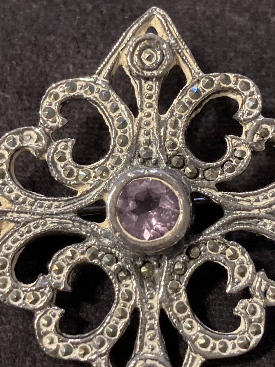 レトロな雰囲気のブローチ(ピンク、ラベンダー、ひし形)拍卖