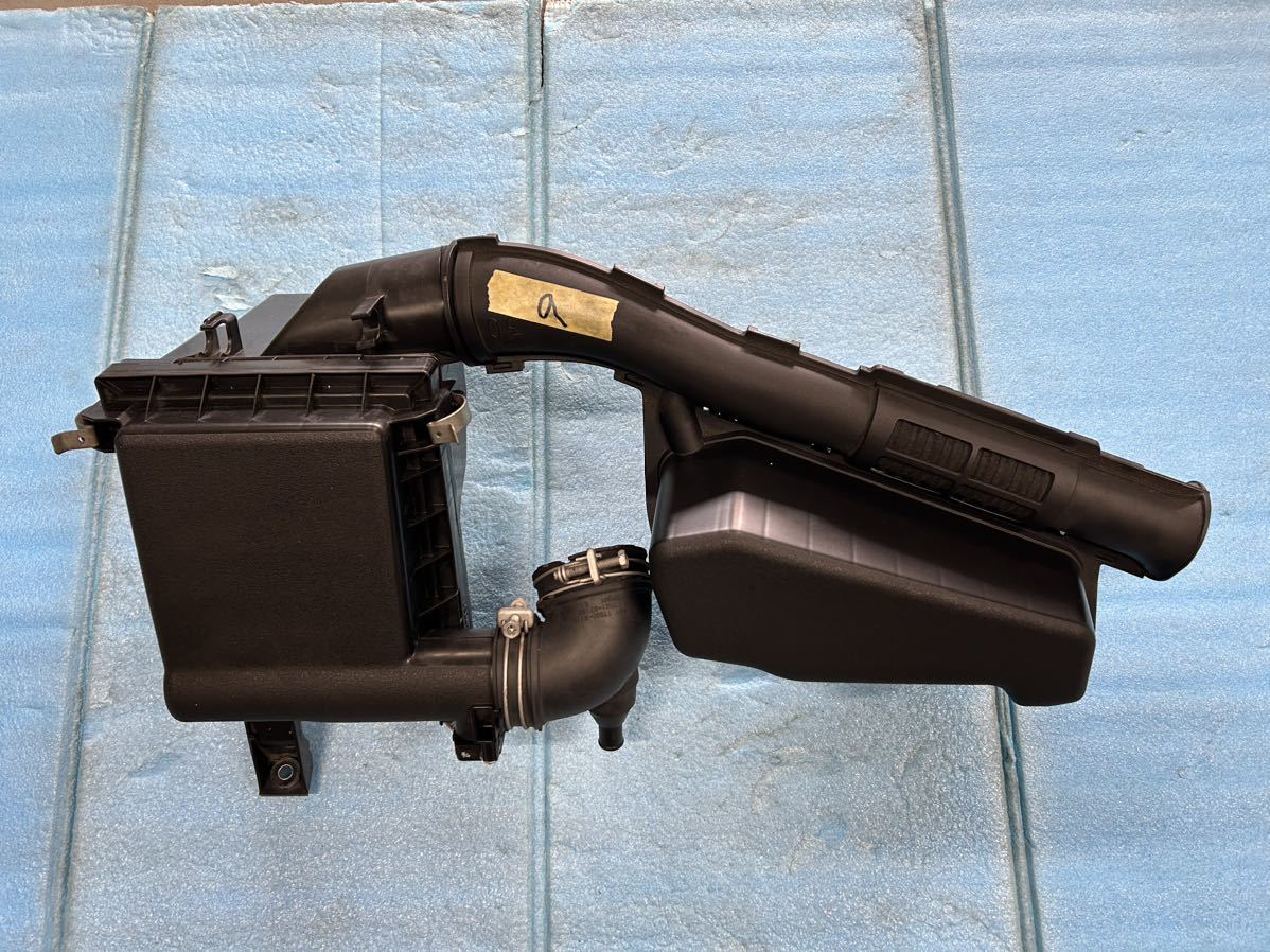 プリウスα後期 純正エアークリーナー拍卖