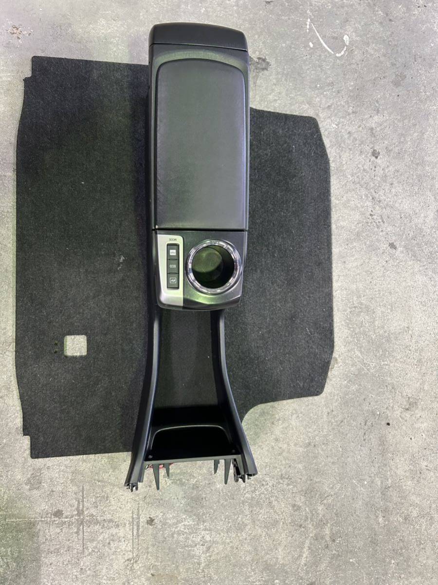 プリウスα後期 純正センターコンソール・加工品拍卖