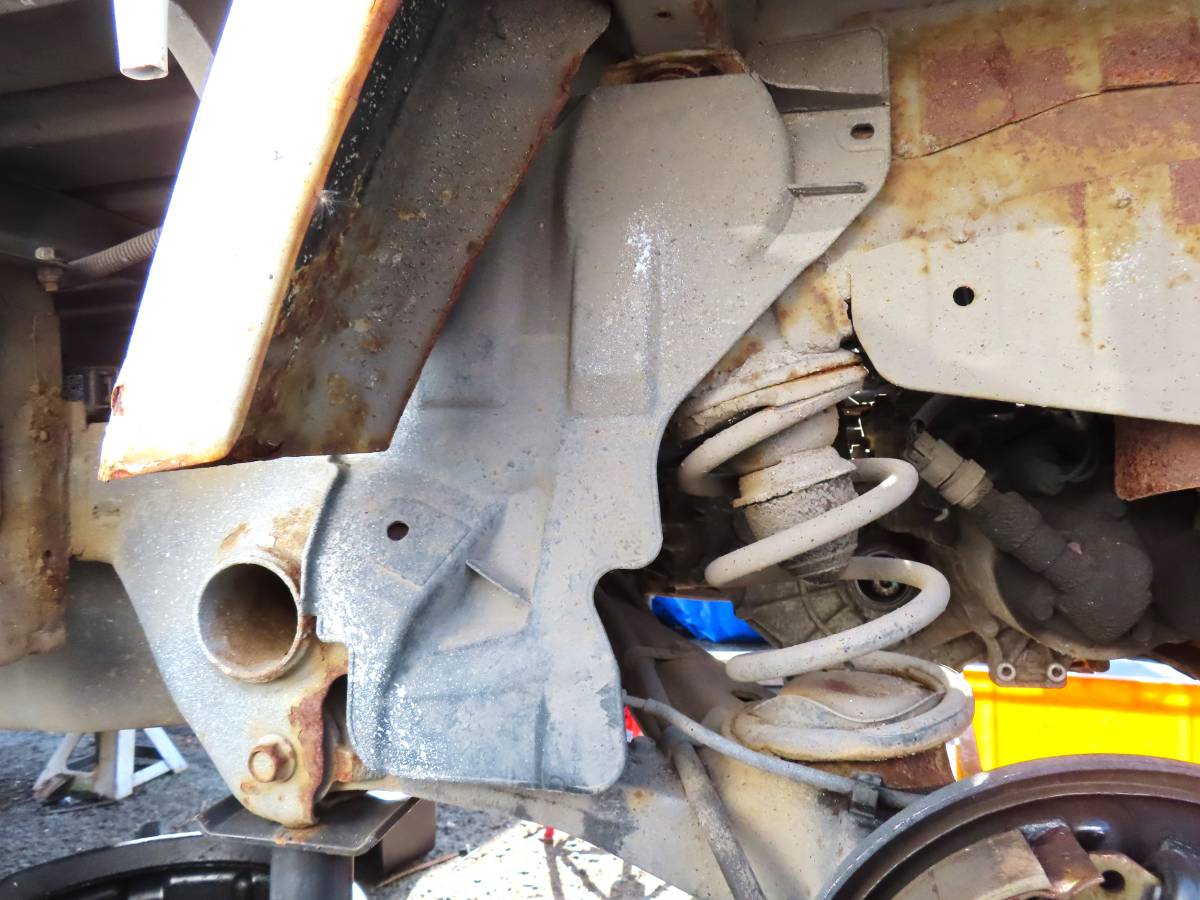 H23 EBD-TT2 TT1 後期 サンバー トラック SAMBAR 4WD 5F EN07(SC) 純正 左側 エンジン サイドカバー / 91212TC010 / 113210km拍卖