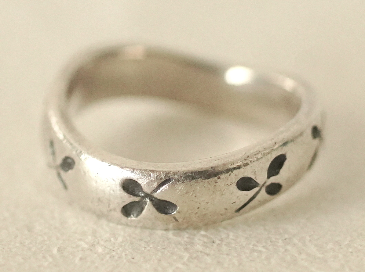 シルバー925製 三つ葉のクローバーが並んだデザインのリング 約13号サイズ拍卖