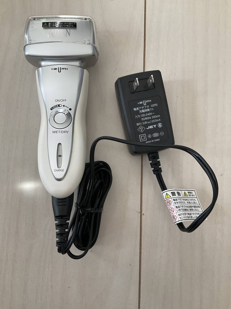 サンプル品 剃り残し有り IZUMI 往復シェーバー 3枚刃 IZF-V40ホワイト拍卖
