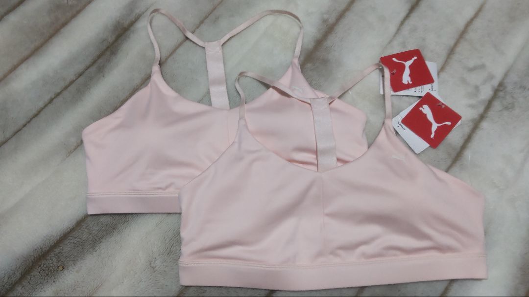 10【新品タグ付】*PUMA プーマ STRAPPY スポーツブラ サーモンピンク 同色2着セット ヨガにぴったり♪ 送料無料拍卖