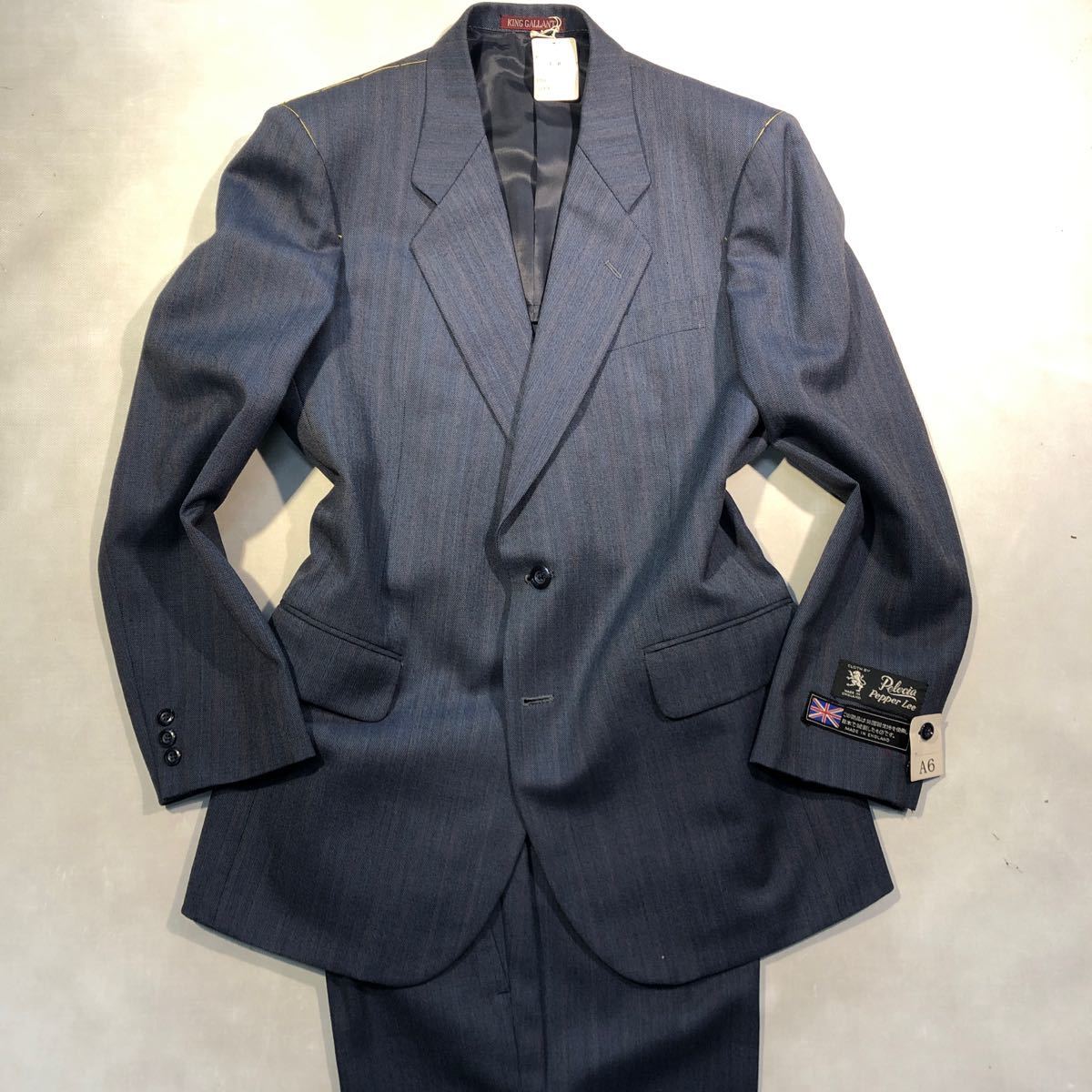 新品 A5(M) スーツ メンズ シングルスーツ 2B 《英国製生地★最高級ウール使用》ブルー系 背抜き サイドベンツ 1タック 日本製セットアップ拍卖