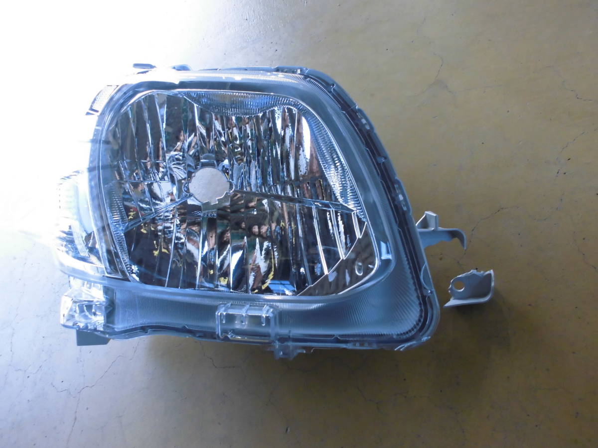 H29 タント LA600S 右 ヘッド ライト ユニット H4 ハロゲン 中古品 81130-B2530拍卖
