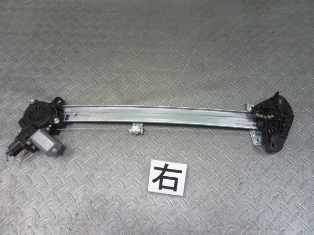 ホンダ(Honda)※同梱不可※ヴェゼル RU3 右フロントドアレギュレータ・モーター 品番 72210-T7A-003拍卖