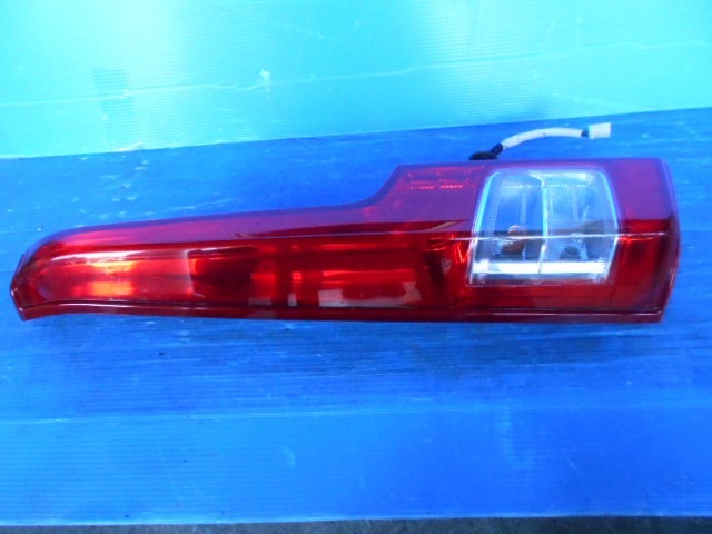 903125 ダイハツ ムーヴ LA150S テールランプ左拍卖